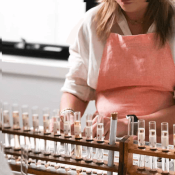 Discover our library of 40+ scents