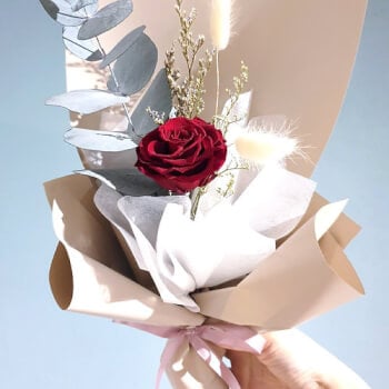 Make a Gift-Ready Everlasting Flower Bouquet