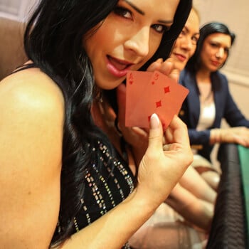  Bluff, Banter & Bubbles
