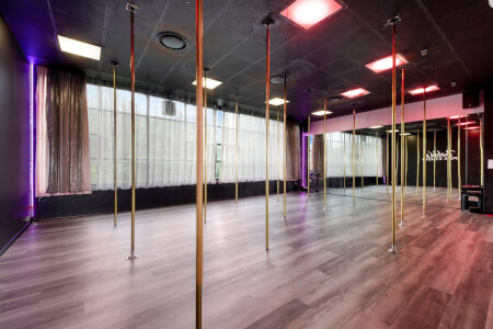 Dance class by Bobbi's Pole Studio