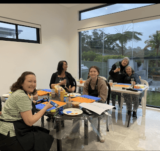 Painting class by Gloria Silva