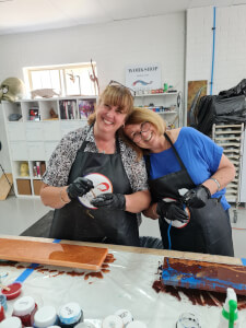 Fluid Art class by INFINITE ARTS STUDIO