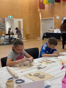 Pottery class by Mois Art Studio