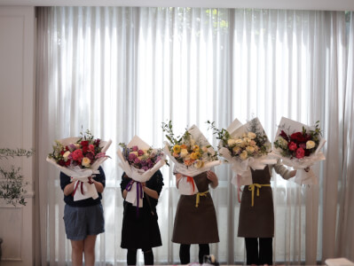 Floristry class by Mona Han