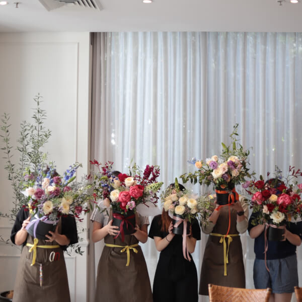 Floristry class by Mona Han