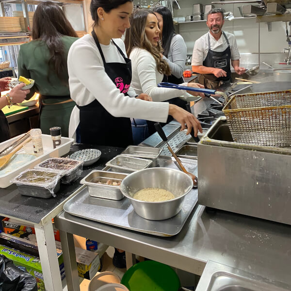 Cooking class by The Cooking School