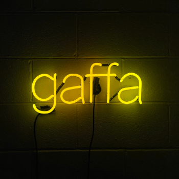 Gaffa Gallery, jewellery making, drawing and fluid art teacher