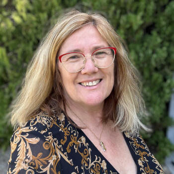 Lucy’s Art Studio, paper craft and ink, painting and photography teacher