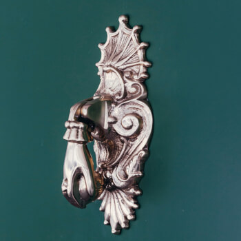 Nok Nok Bne,  teacher