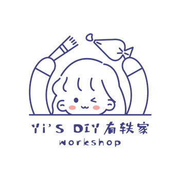 Yi’s DIY Workshop, fluid art and jewellery making teacher