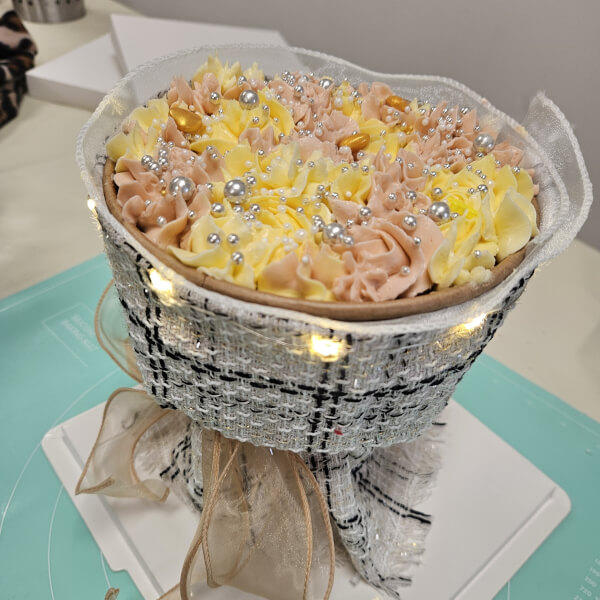 Buttercream Floral Cake Decorating Class review by Eman Shehata - Melbourne