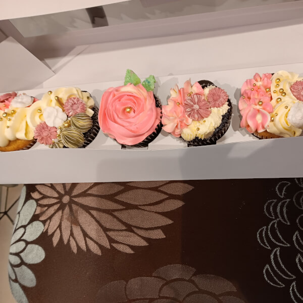 Cupcake Making Class: Swiss Meringue Buttercream review by Tania Iacopetta - Adelaide