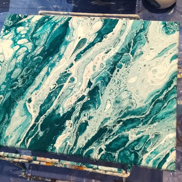 Fluid Art Workshop: Flip Cup and Swipe with Silicone Oil review by Manuela Kyburz - Melbourne