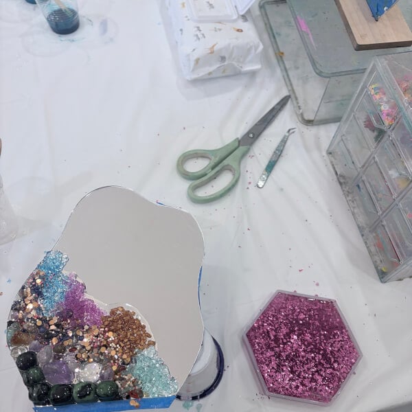 Resin Art Class: Mirror Design review by Penelope Barker - Sydney