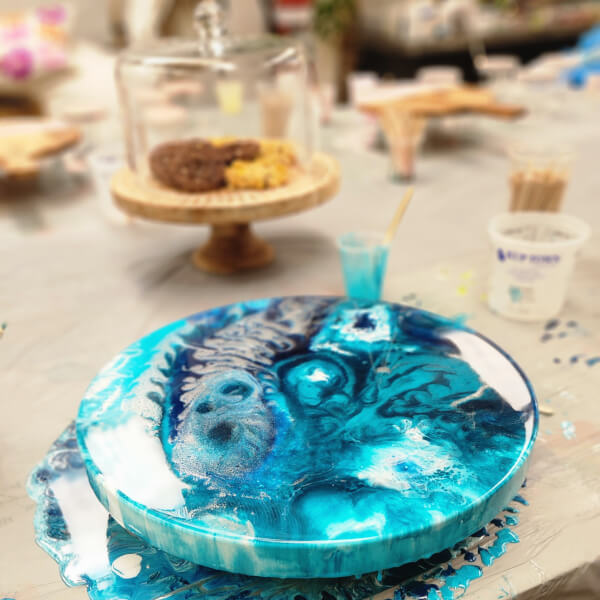 Resin Art Side Table / Stool Workshop review by Daria Harnett - Sydney