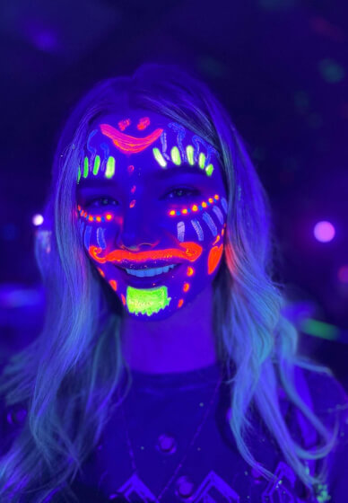 Paint and Sip Class in the Dark©