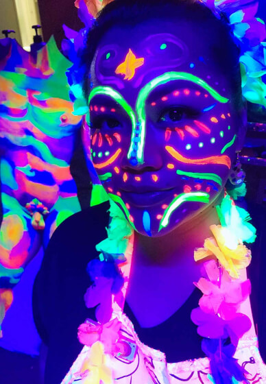 Paint and Sip Class in the Dark©