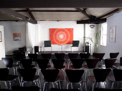 Book Creative Space 99 - Performance / Rehearsal Space