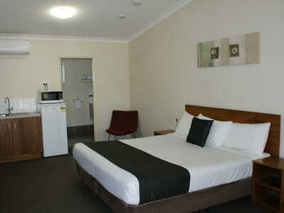 Roma Explorers Inn available for workshops