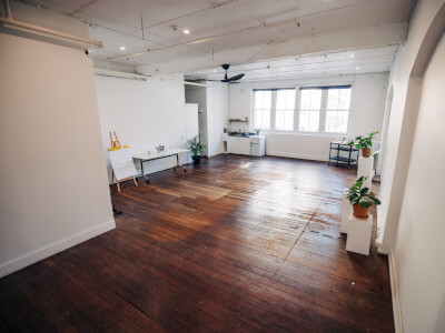 Book Studio Palms