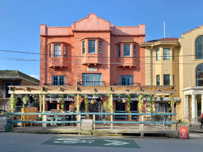 The Dogs Bar