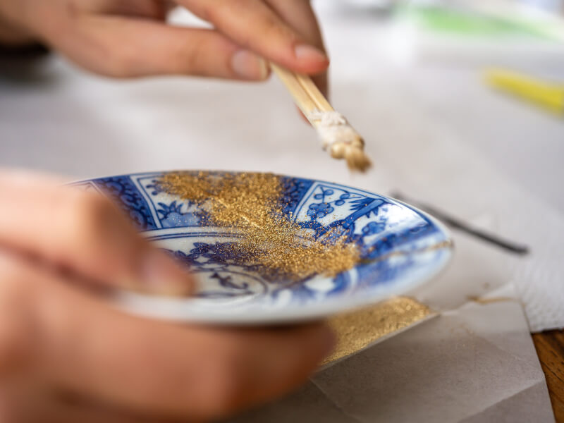 kintsugi broken ceramic repair