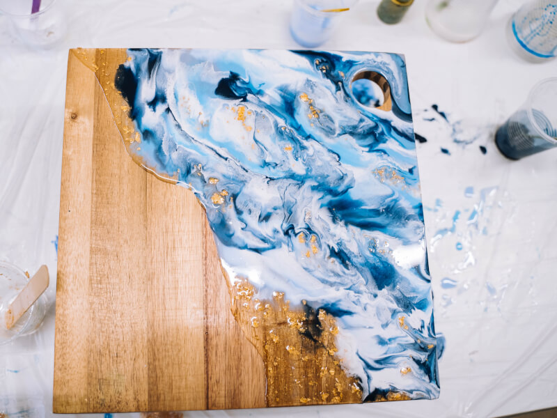 DIY resin cheeseboard