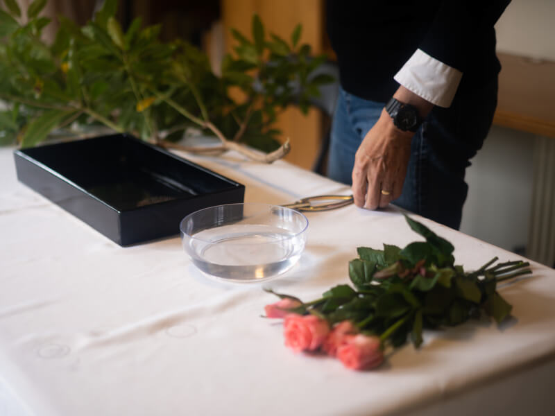 Ikebana flower arranging