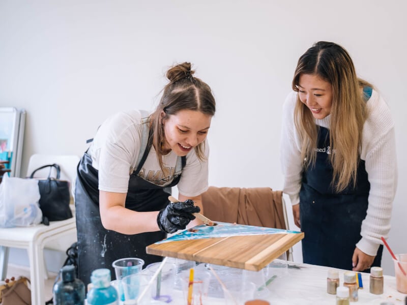 resin art cheeseboard class