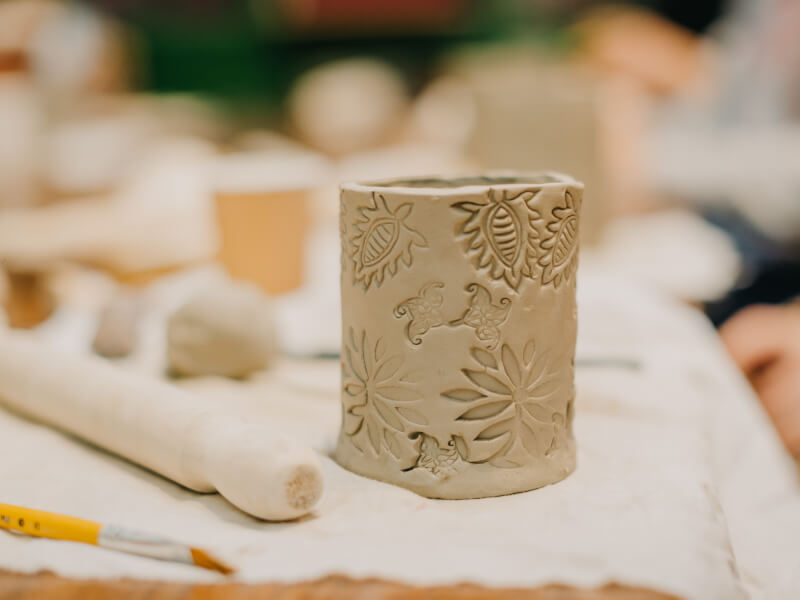 DIY ceramic mug with designs