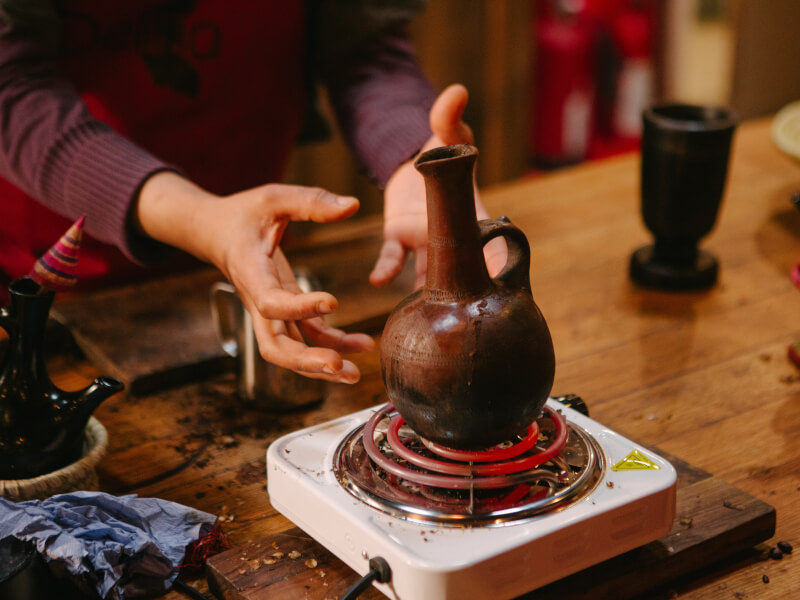 A jebena on a stove top