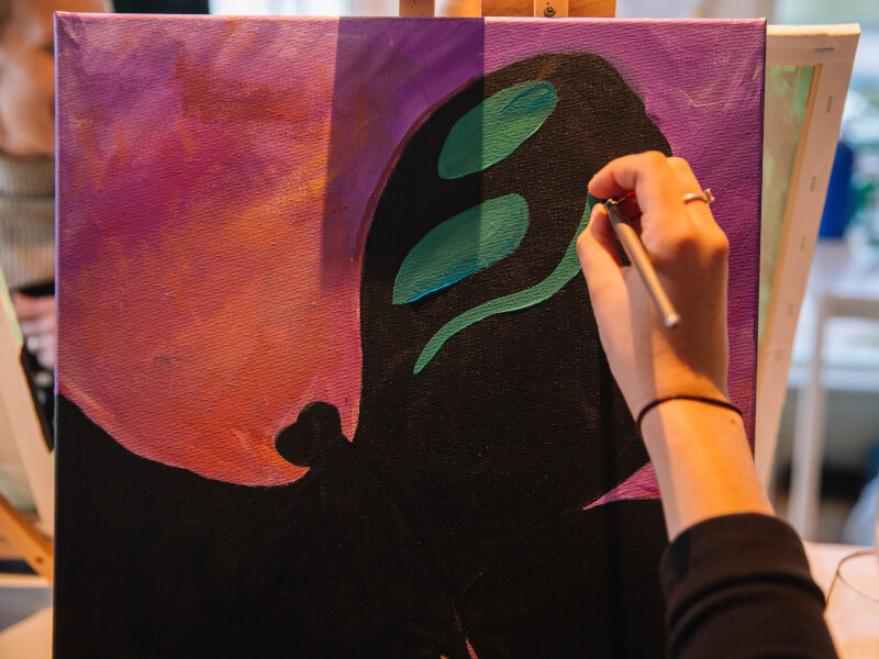 Paint and sip classes