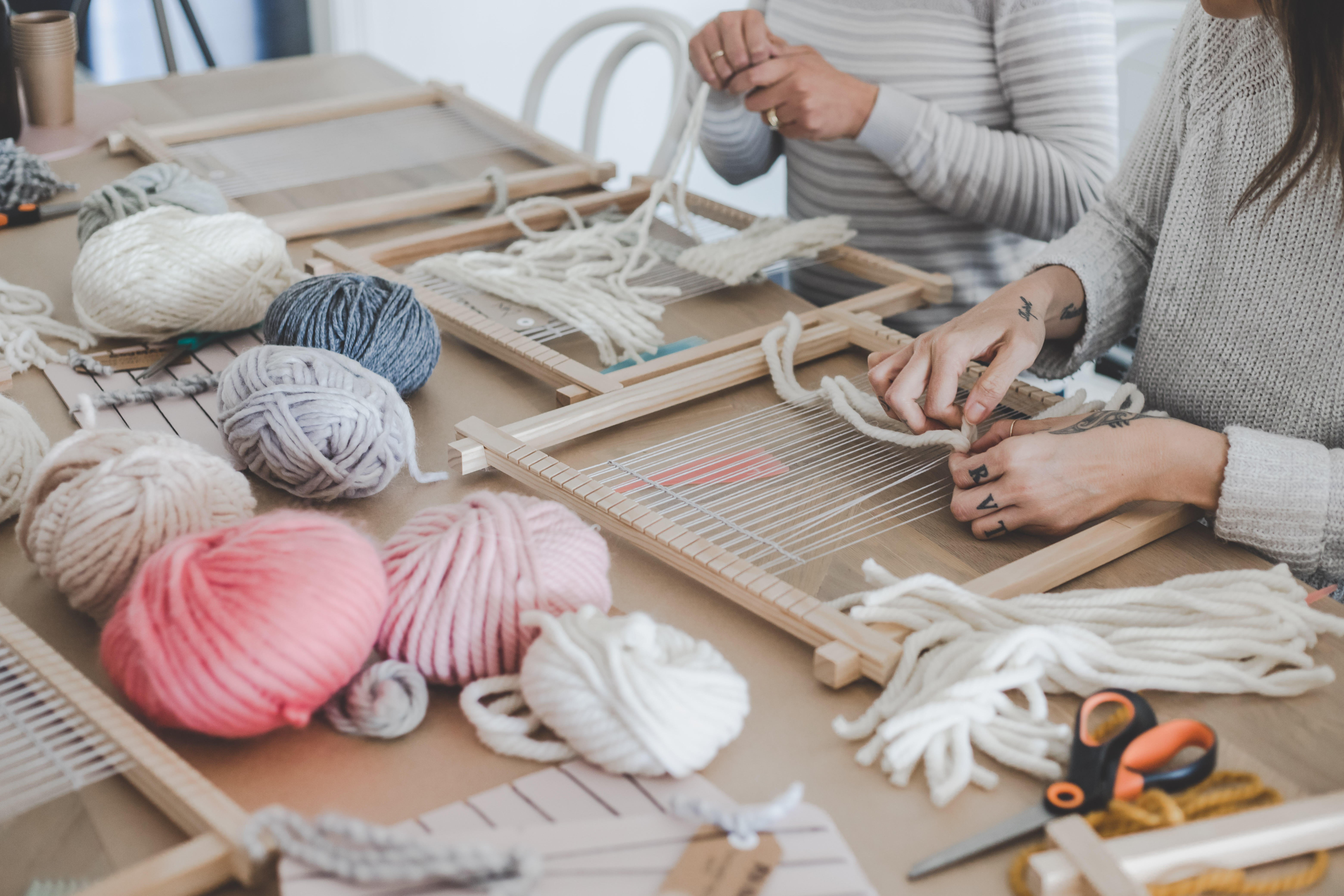 Natural yarn weaving workshop