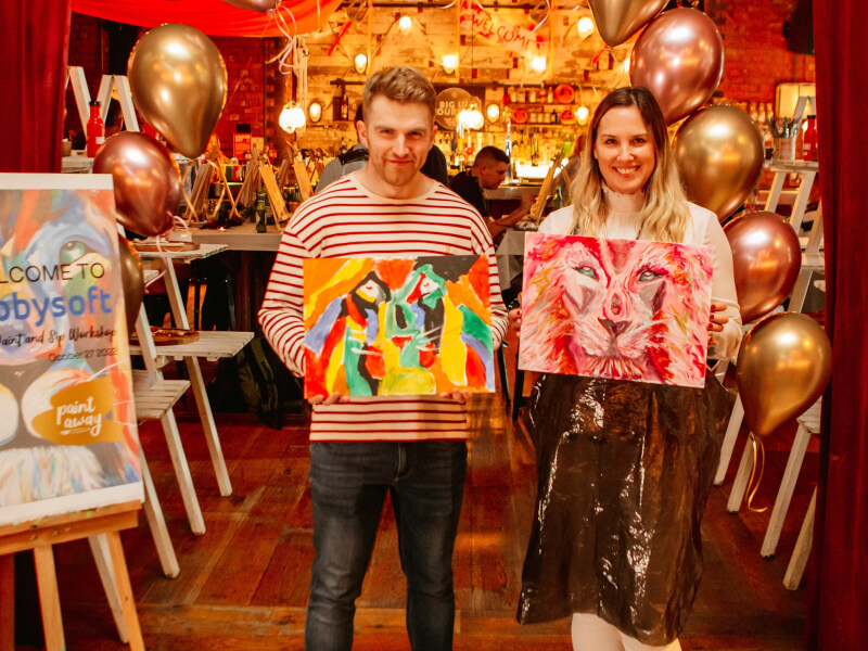 couples paint and sip