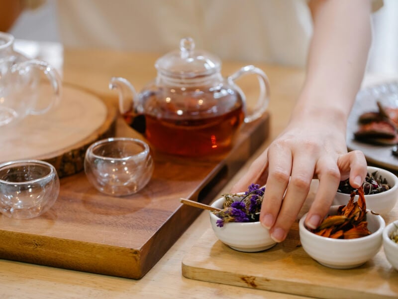Making your own tea blend with natural ingredients