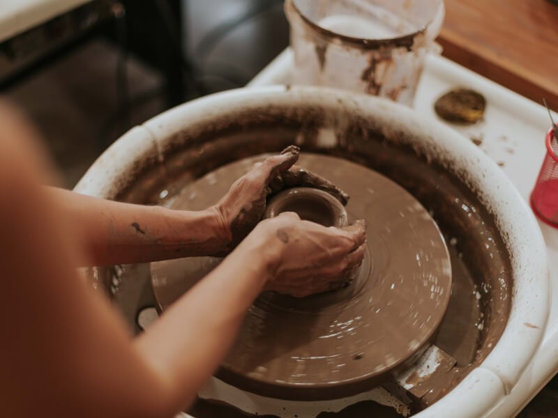 Pottery wheel throwing class 