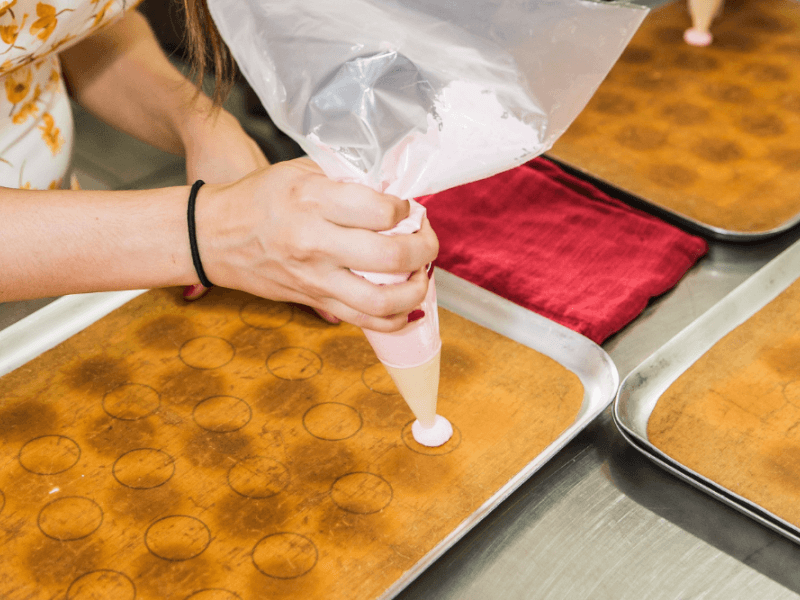 piping festive desserts