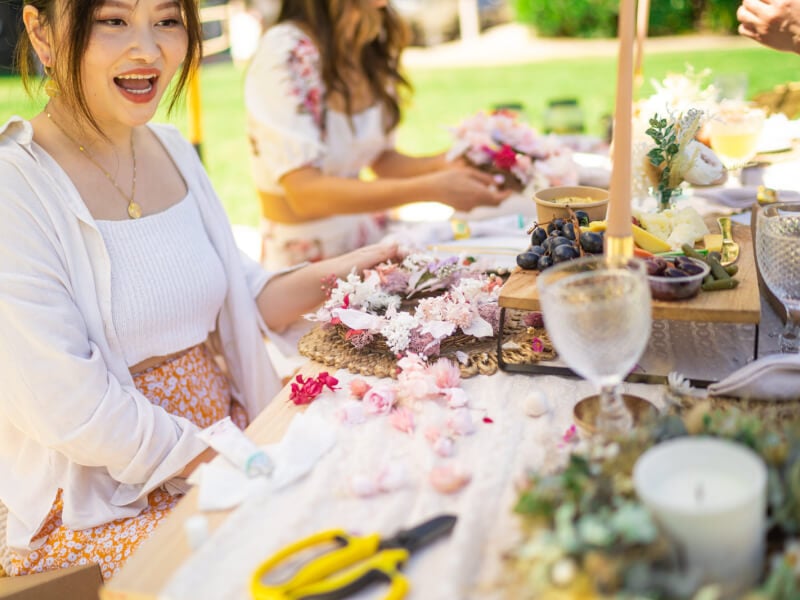 Outdoor stylish wreath making class